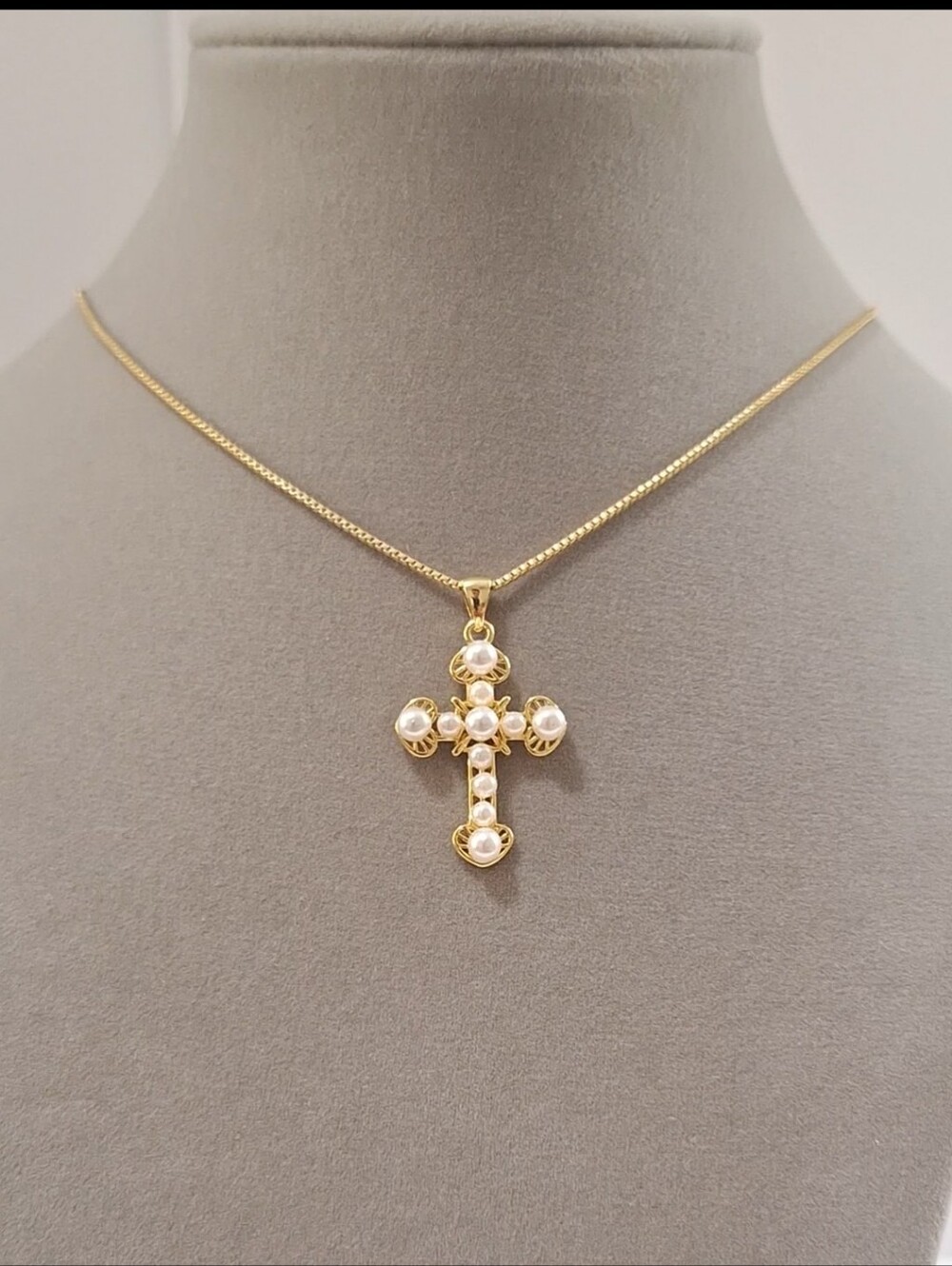 Fresh water pearl Cross necklace.